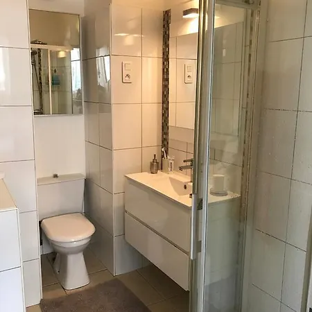 2 Pas De La Mer Apartamento Nice